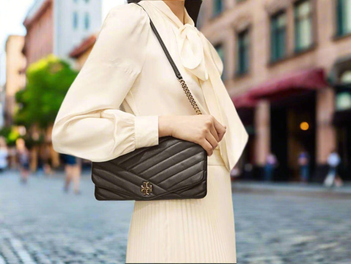 NWT Tory Burch Kira Chevron Leather Clutch In Black With Dust Bag & Box