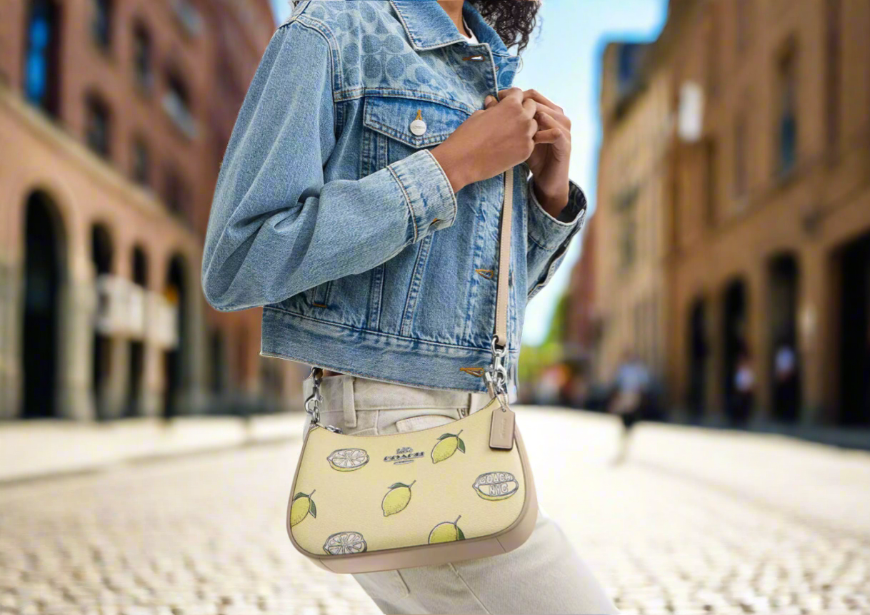NWT Coach Teri Shoulder Bag With Lemon Print