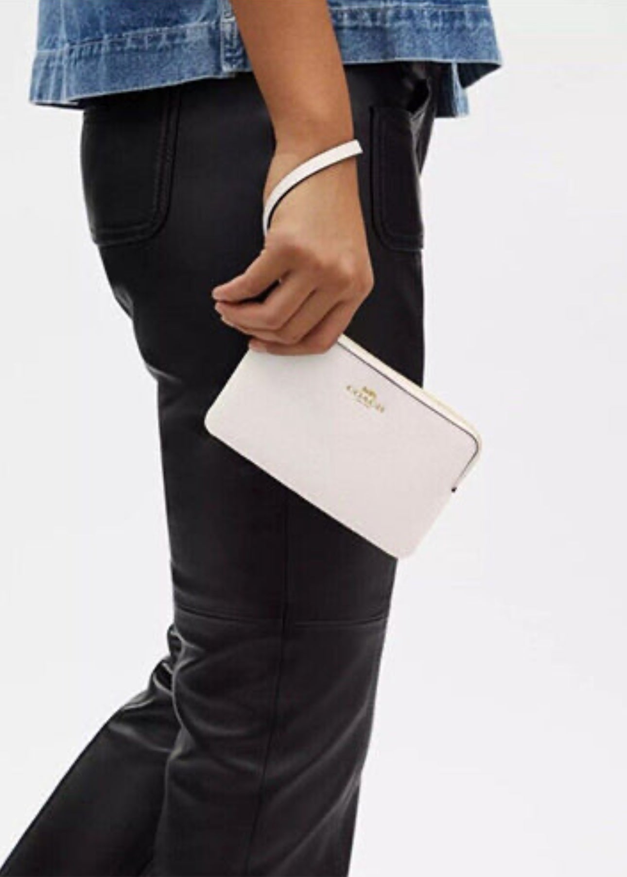 NWT Coach Large Corner zip Wristlet Wallet In Gold/Chalk