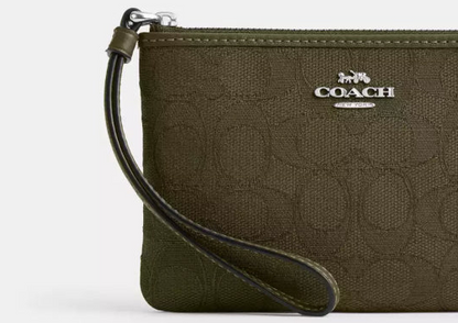 NWT Coach Corner Zip Wristlet In Signature Jacquard