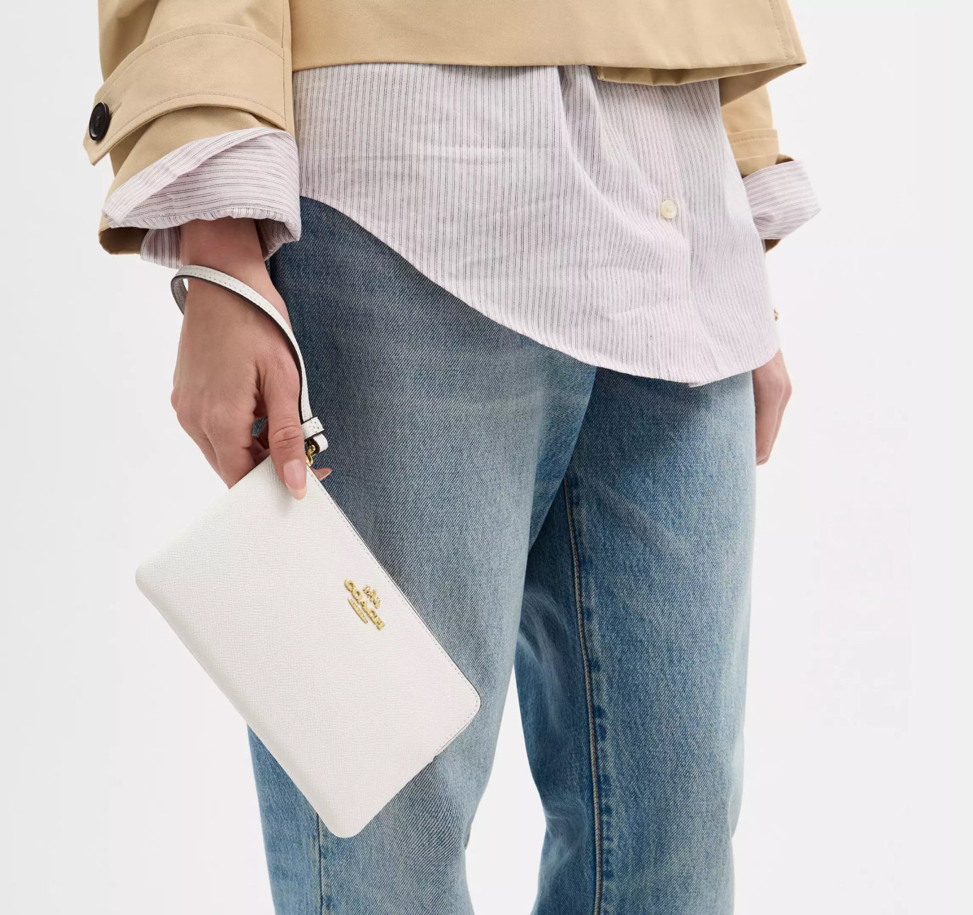 NWT Coach Large Corner zip Wristlet Wallet In Gold/Chalk