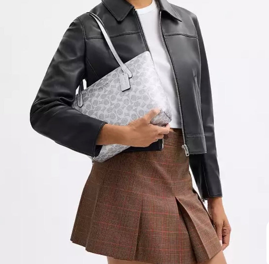 NWT Coach Fiona Zip Tote In Pearlized Signature Canvas & Metallic Smooth Leather